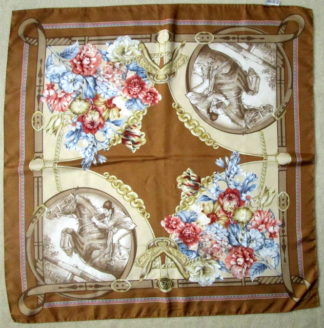 Foulard FIORIO Paris En Soie Vintage – Modèle TBEG, Dimensions 86x87 Cm