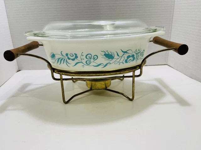 Pyrex Promotional Turquoise Meadow 043 1.5 Qt. Oval Casserole Dishw/Lid , stand.
