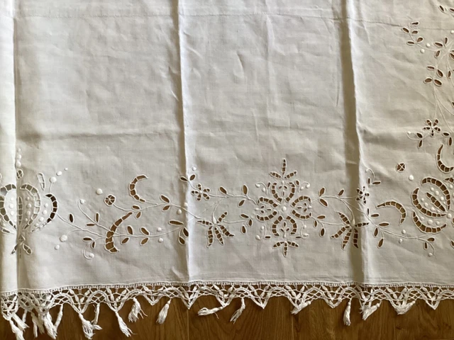 dessus d'hotel ou cheminée textile ancien coton blanc broderie Richelieu 6