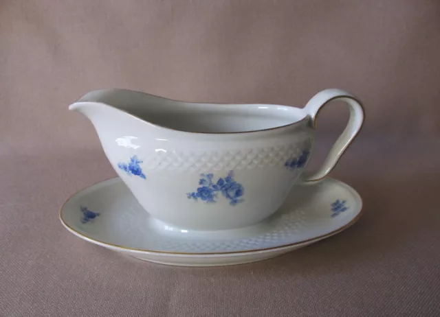 Thomas Ivory Ariadne - Sauciere 1 tlg. blaue Blumen Goldrand Fischschuppenmuster