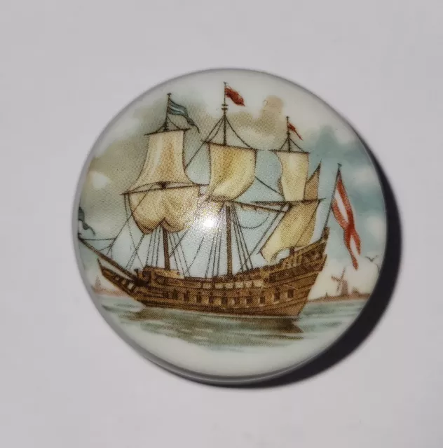 Boite Porcelaine Boite A Pilules Decor Bateau Véritable Porcelaine Vintage