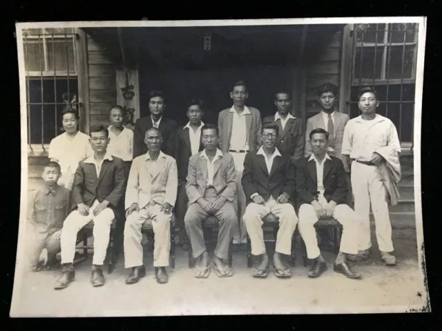 #20 Giapponese Vintage Foto 1940s Gruppo Fourteen Fellow Man Privato Casa Suit