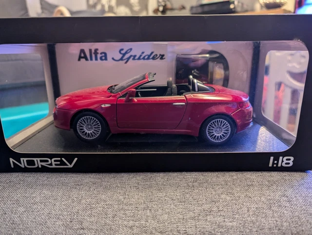 Alfa Romeo Spider 939 rot 1/18 - Norev OVP (Gebraucht) in Au SG für CHF