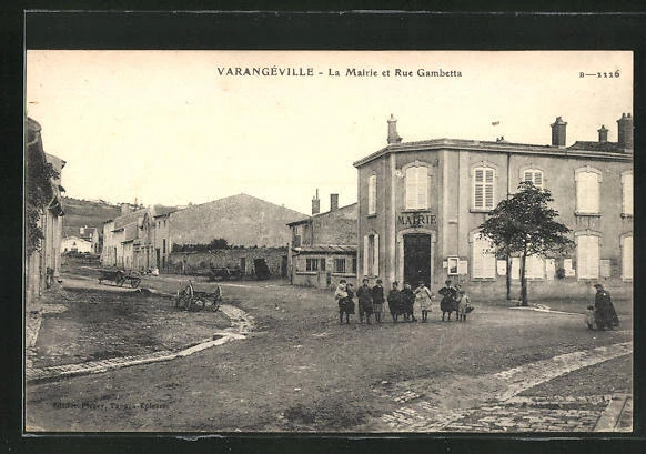 CPA Varangeville, La Mairie et Rue Gambetta