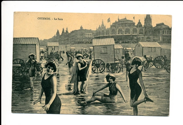 C13553 - Une Carte Postale Ancienne - OSTENDE - Le Bain