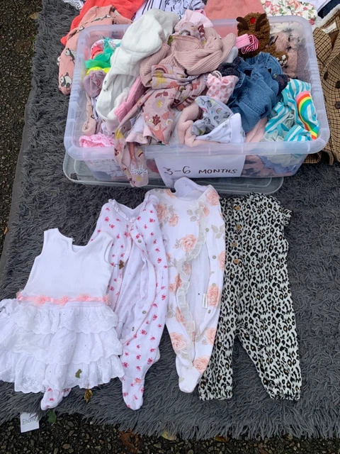 Huge bundle baby girls clothes 3-6 months