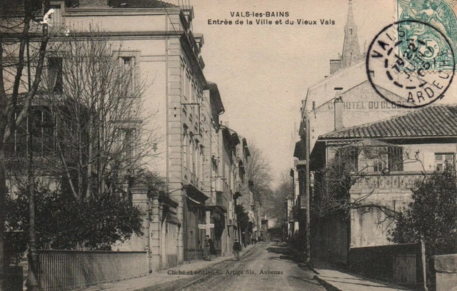 CPA 07 - VALS LES BAINS (Ardèche) - Entrée de la Ville et du Vieux Vals
