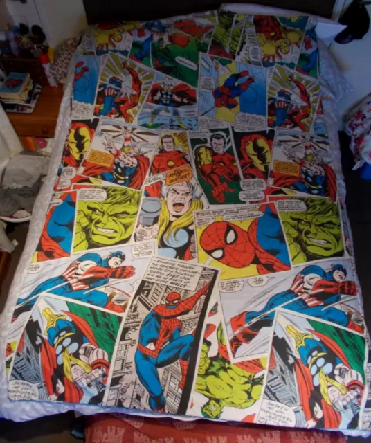 Funda de edredón y funda de almohada reversible única de cómic retro de Marvel Look