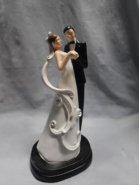 Bride & Groom Figurine Cake Topper