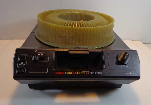 Proyector deslizante Kodak Carousel 4600 con control remoto y bandeja deslizante - ¡Funciona MUY BIEN!
