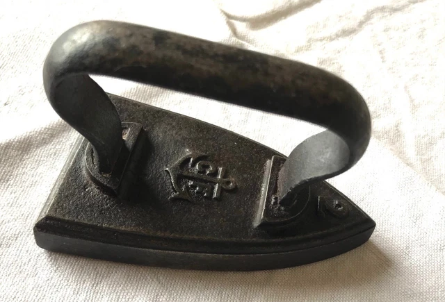 Le fer à repasser ancien attire le collectionneur - Nos années vintage