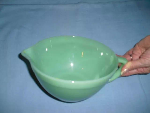 Fire King Oven Ware Mixing Batter Bowl Jadite Pour Spout Handle Green