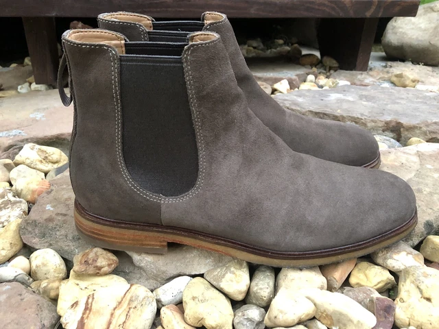 clarks gobi olive