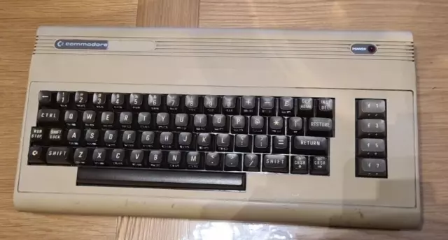 Commodore C64 Console Bundle