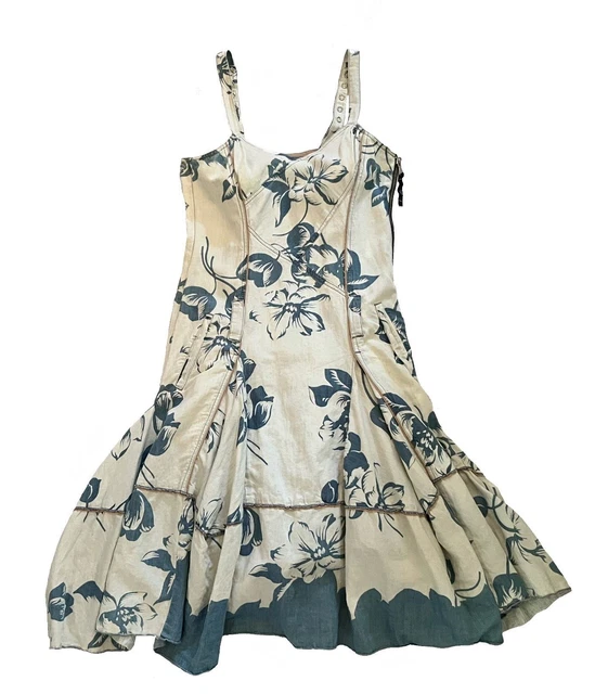 Superbe  robe fleurie évasée de la marque Marithé et François Girbaud