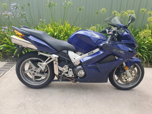 Honda vfr shop 800 vtec 2005