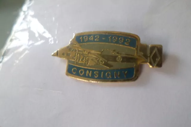 pin s broche badge 1942 1992 avion CONSIGNY armee de l air 52 haute Marne 52