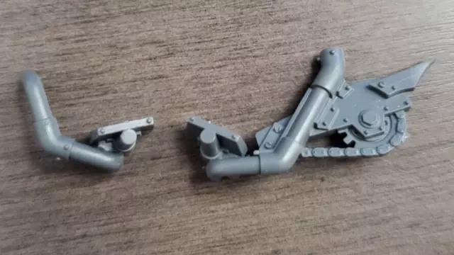 Warhammer 40k Ork Armory Bits Ork Warbiker Bike Chain & Frame Lot