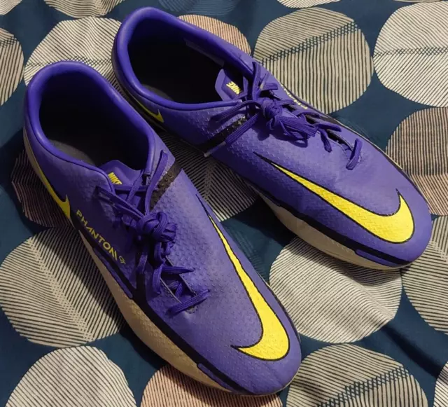 Nike Phantom GT2 Academy FG / MG Football Boots - UK 9.5