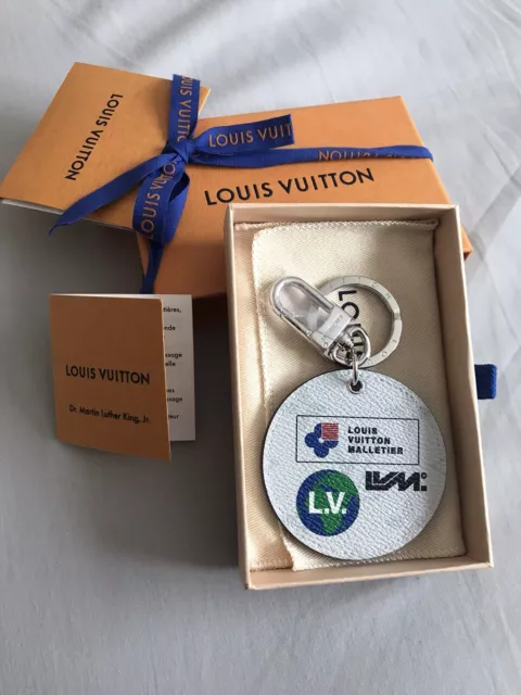 New Louis Vuitton LV ILLUSTRE CHINA WALL XMAS BAG CHARM AND KEY HOLDER  Ships DHL