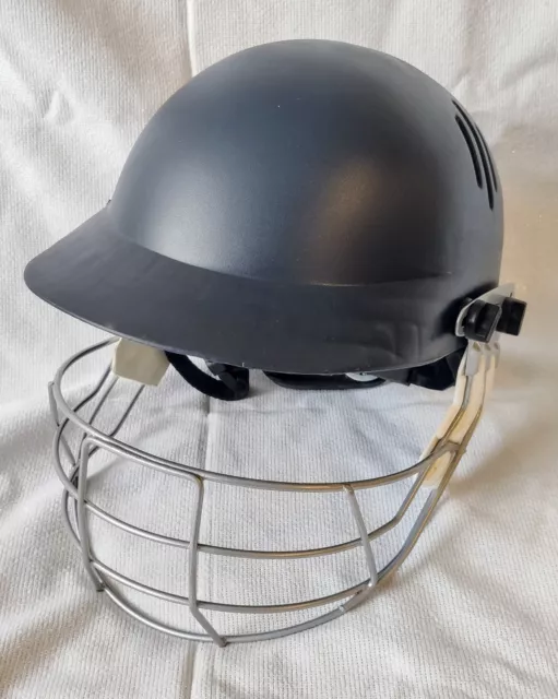 Slazenger Pro International Cricket Helmet Adults 60-63cm Youth 54-57cm