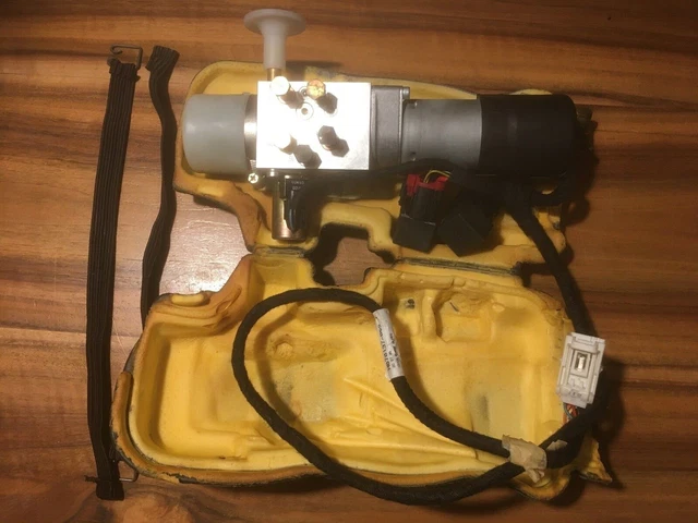 Peugeot 206 CC Verdeck Hydraulikpumpe Pumpe 9639025080 / HB70137-002
