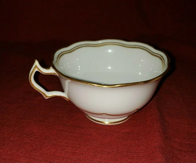 Taza de té de colección anglo china hecha en Inglaterra blanca con adorno dorado