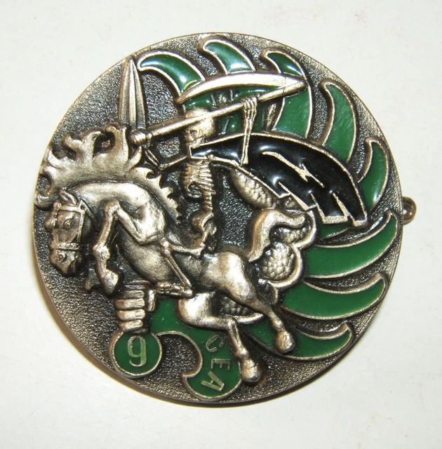 Insigne De Casquette Régiment De Parachutistes - Édition Couronne Des Rois - Argenté Officiel