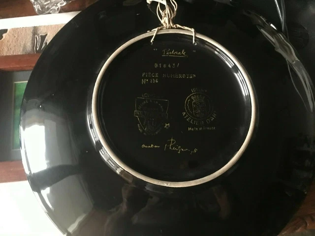 Emaux de longwy grande assiette diametre 37 CM SIGNEE .numerotee