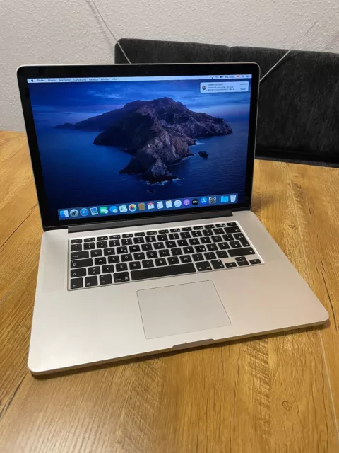 MacBook Pro 15 Zoll 16 GB i7 512GB