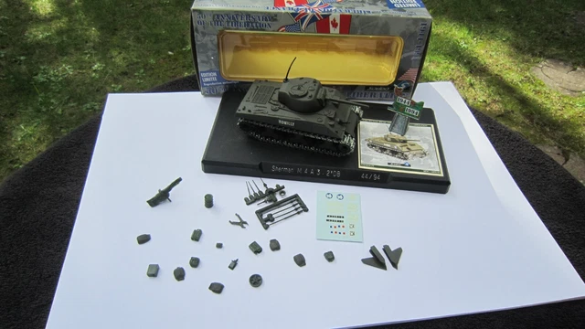 Jeep Militaire SAS Au 1/50 Par Solido Verem - Couleur Sable - Article