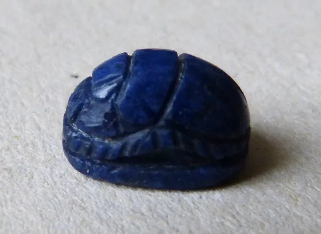 Petit scarabée en lapis-lazuli bijou pour bague ancien style Egypte antique