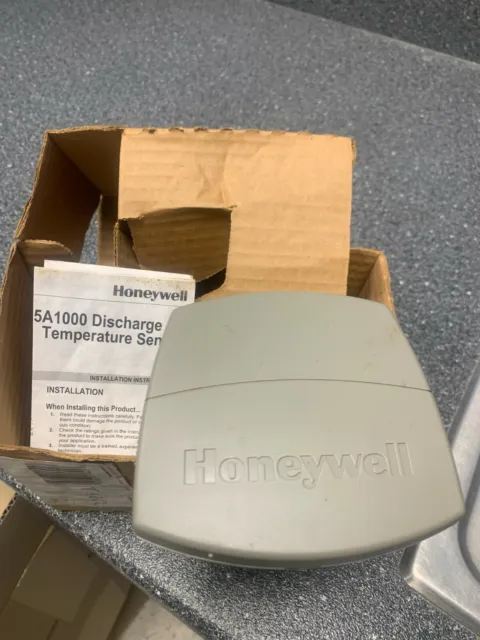 Honeywell C7735A 1000 discharge air temperature controller