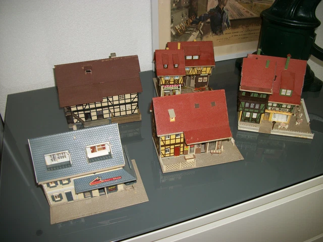 Lot De Maquettes Faller Maisons à Colombages Avec Tour Et Mur De Ville Fortifiée – Occasion Pour Modélisme