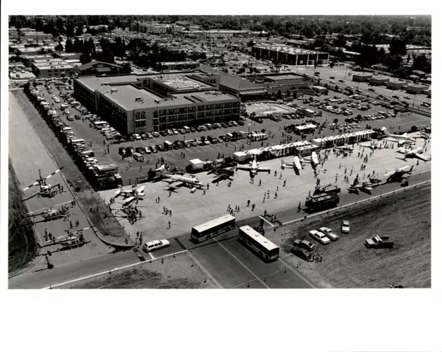 LD251 Original Photo CLASSIC AIR SHOW BEST WESTERN HOTEL Fighter Jets Helicopter 2