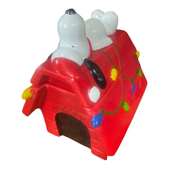 TELEFLORA 50 YEAR A Charlie Brown Christmas Peanuts Snoopy Dog House