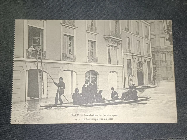 CPA - 75 PARIS - Inondations de Janvier 1910 - Un Sauvetage Rue de Lille