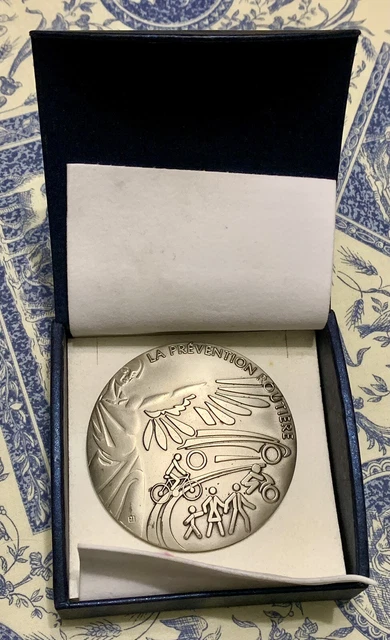 ANCIENNE MEDAILLE EN BRONZE LA PREVENTION ROUTIERE PAR P
