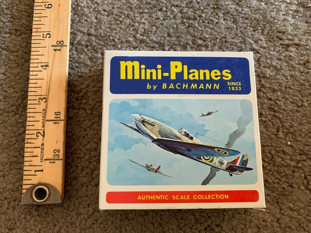 WWII Bachmann Mini Planes British Spitfire GT Military 1/140 Hong Kong Box