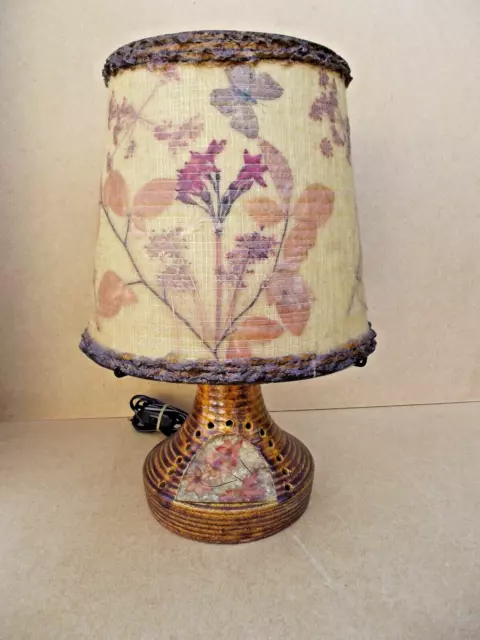 ancienne lampe ACCOLAY en céramique abat jour avec herbier vitraux en résine