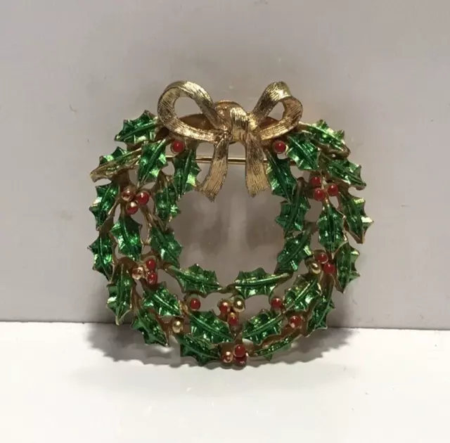 Vintage Gold Tone Enamel Christmas Wreath Holiday Brooch Pin