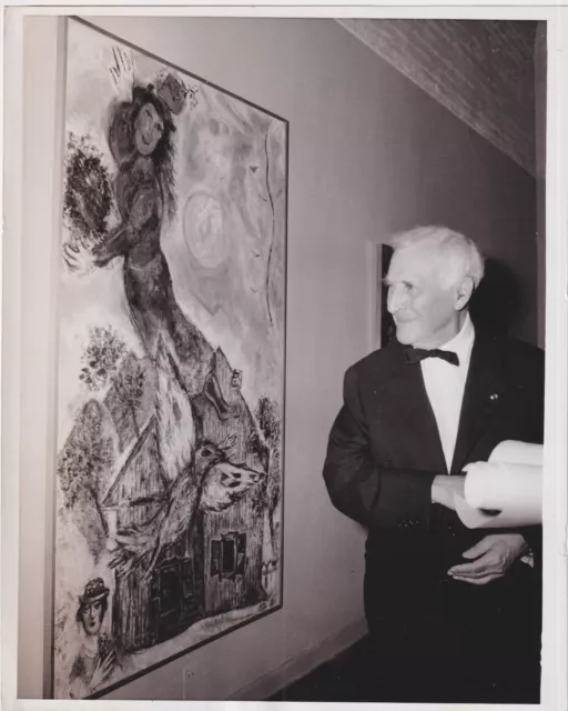 MARC CHAGALL with PAINTING * VINTAGE 1967 ICONIC Rare Painter press photo