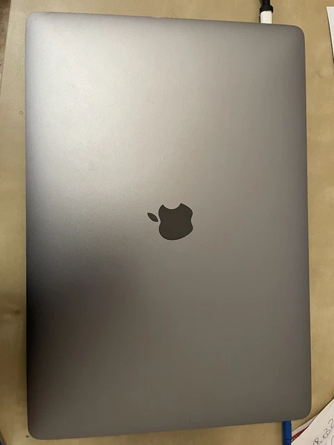 Apple MacBook Pro 15.4" (512GB SSD, Intel Core i7 6 Core 2.6 GHz, Radeon 4 Gb