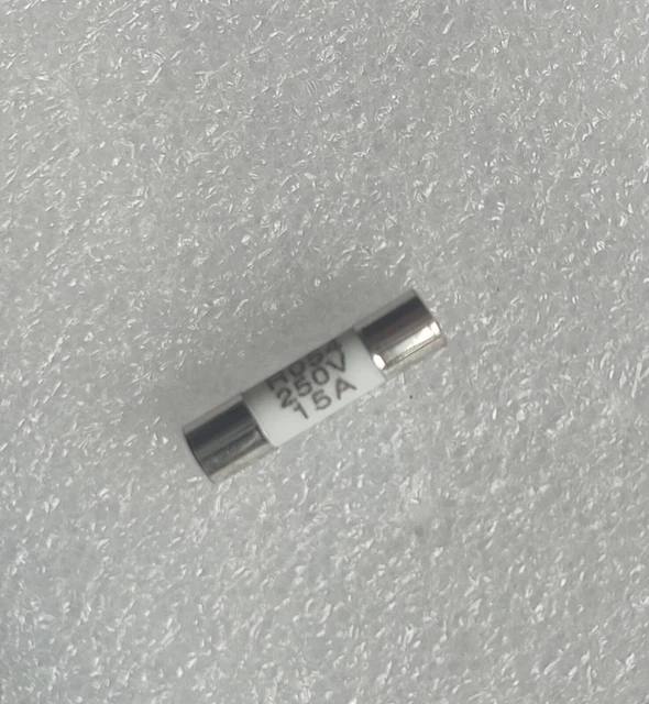 fusible céramique lent / slow universel cylindrique 5x20mm 250V calibre 15A .rD1