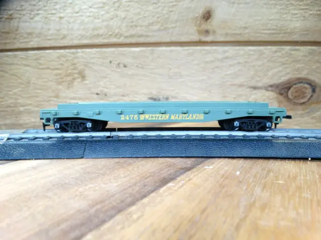 Tyco HO Scale Western Maryland 2475 Flat Car & Culvert Pipes Carriage