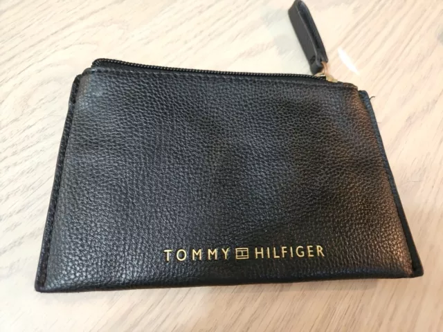 CLEARANCE TOMMY HILFIGER Black Zip Top Coin Purse Clutch Women's Pre-owned