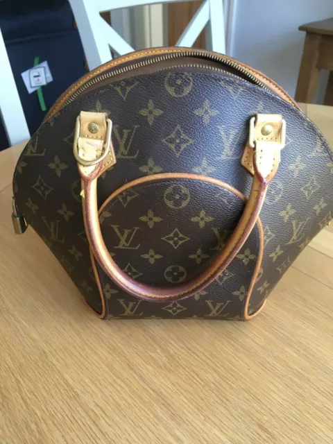 Louis Vuitton Monogram Canvas Ellipse PM Handbag Auction (0044-2555320)