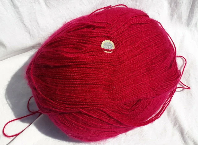 Großknäul ca. 500g (0,5kg) flauschiges fuchsia-dunkelrotes Strickgarn/Häkelgarn