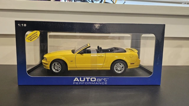 Vând] Machetă Ford Mustang GT Cabriolet scară 1:18 AUTOart