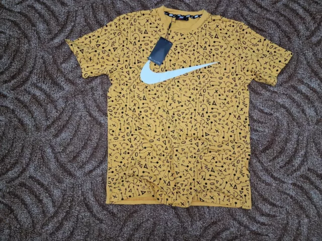 Nike Tshirt Größe L . NEU MIT ETIKETT